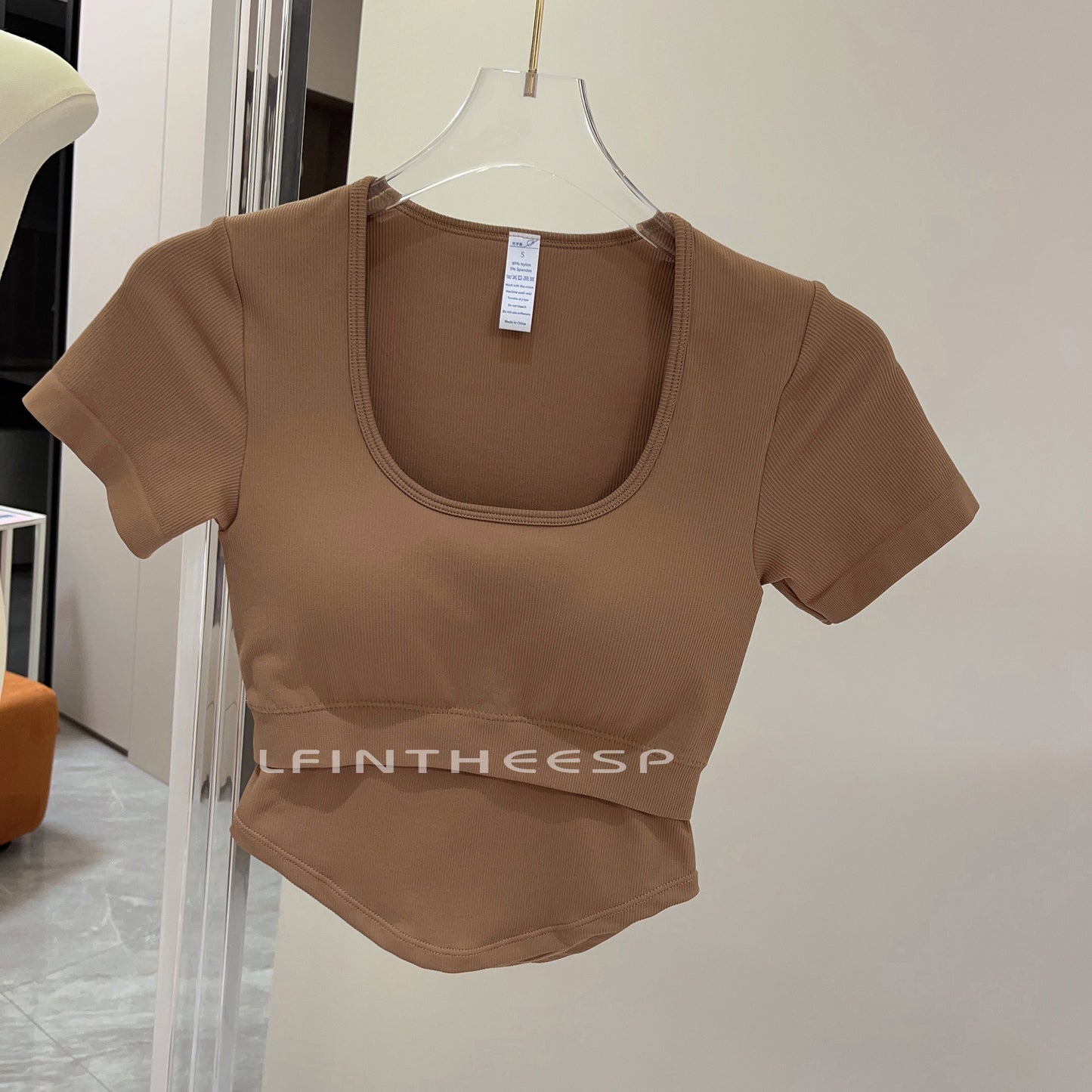 Lulu Yoga Clothes with Chest Pad Women's 2023 New Arrived Fancy Sports Top Short Sleeve Professional Running Workout T-shirt