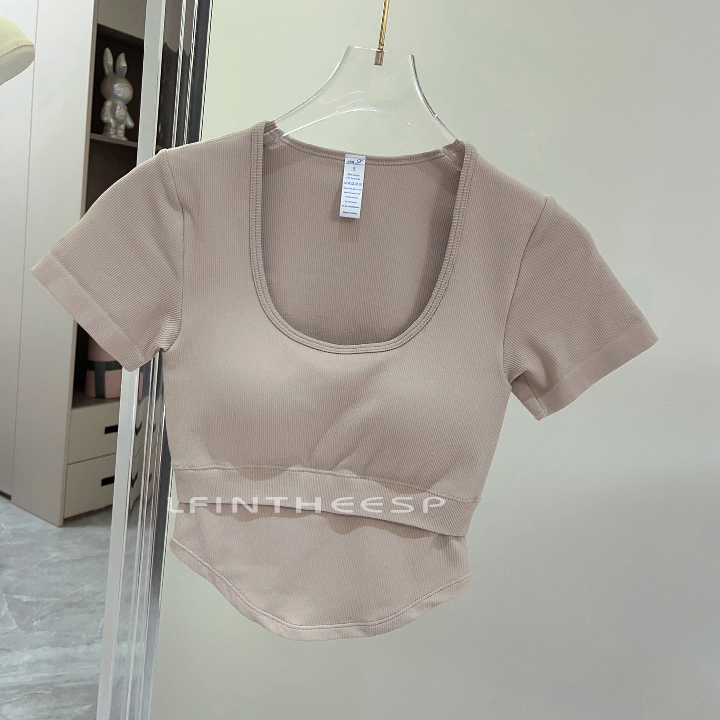 Lulu Yoga Clothes with Chest Pad Women's 2023 New Arrived Fancy Sports Top Short Sleeve Professional Running Workout T-shirt