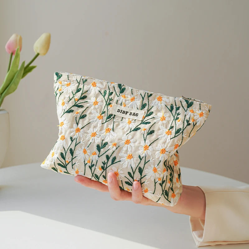 DJDF Women's Cosmetic Bag Green Seaweed Skincare Products Large Capacity Storage Bag Portable Travel Toiletry Bag Coin Purse