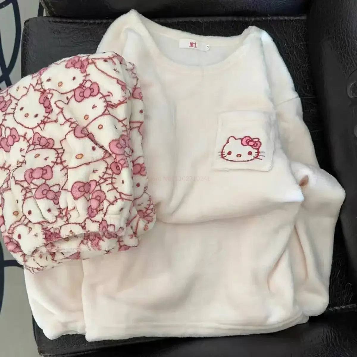 hot Sanrio Cartoon Japanese Hello Kitty Stuff Pajamas Female Flannel Winter The New Plus Thicken Velvet Sweet Keep Warm Pajamas