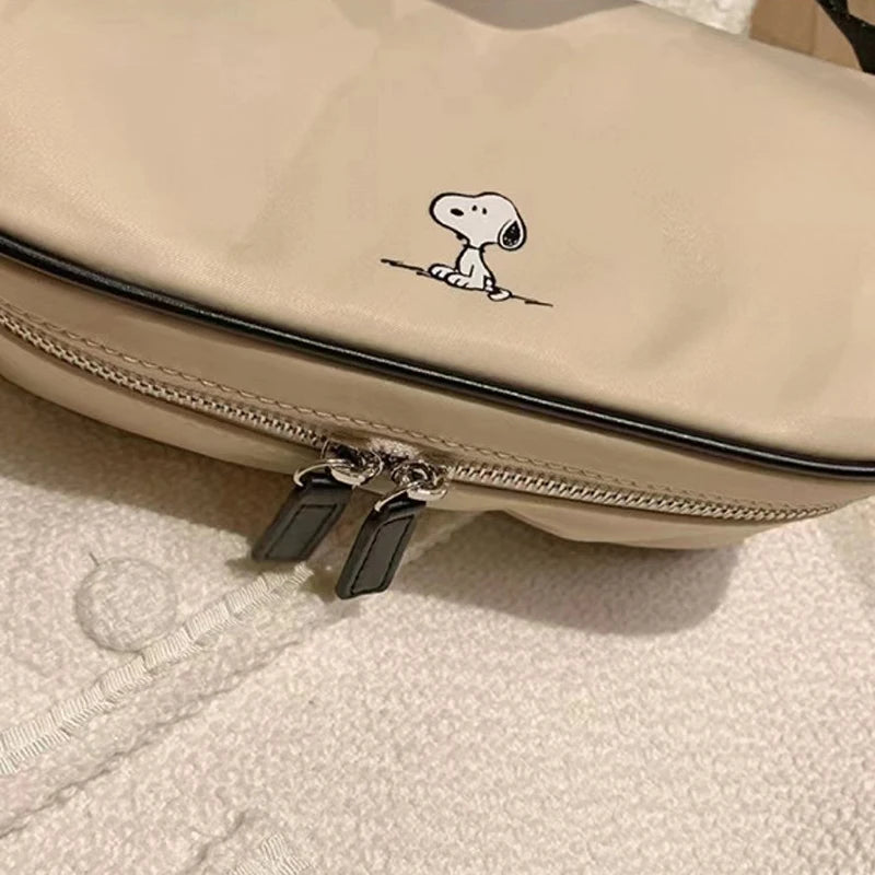 MINISO Disney Series Nylon Printed Snoopy Crossbody Bag Fashionable and Versatile Shoulder Bag Wide Shoulder Strap Adjustable