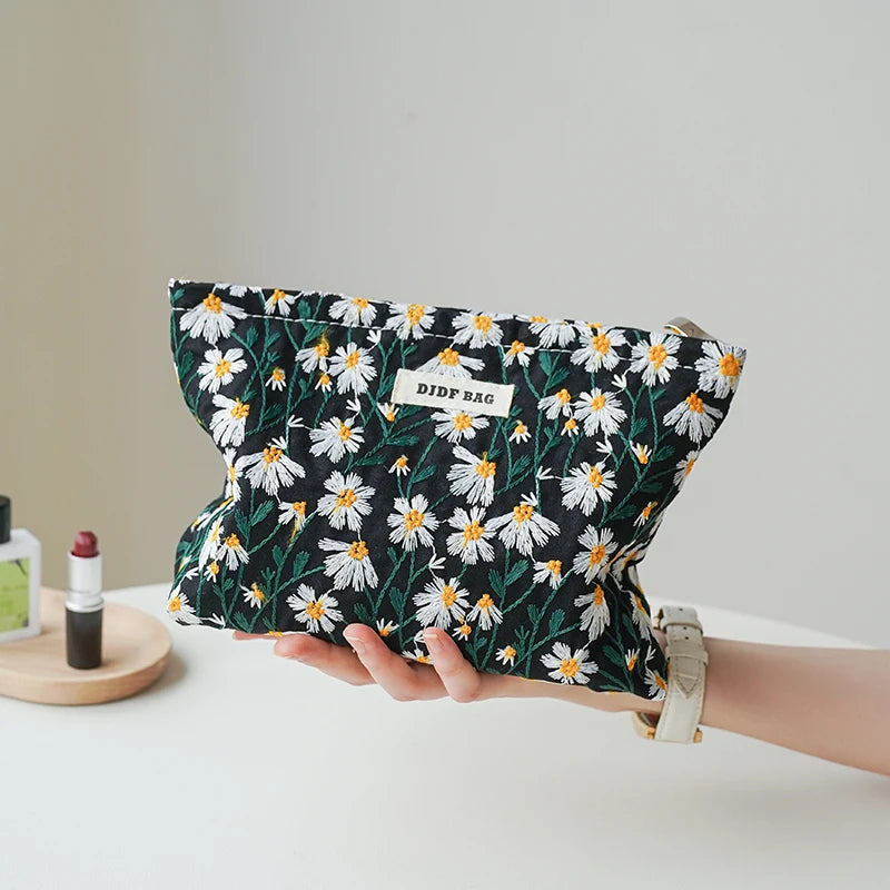 DJDF Women's Cosmetic Bag Green Seaweed Skincare Products Large Capacity Storage Bag Portable Travel Toiletry Bag Coin Purse