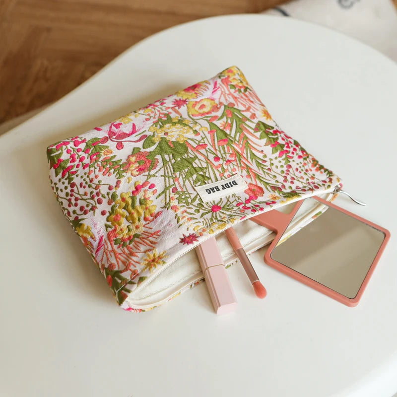 DJDF Women's Cosmetic Bag Green Seaweed Skincare Products Large Capacity Storage Bag Portable Travel Toiletry Bag Coin Purse