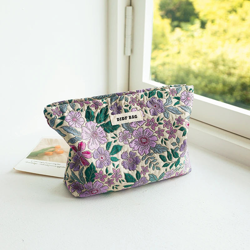 DJDF Women's Cosmetic Bag Green Seaweed Skincare Products Large Capacity Storage Bag Portable Travel Toiletry Bag Coin Purse