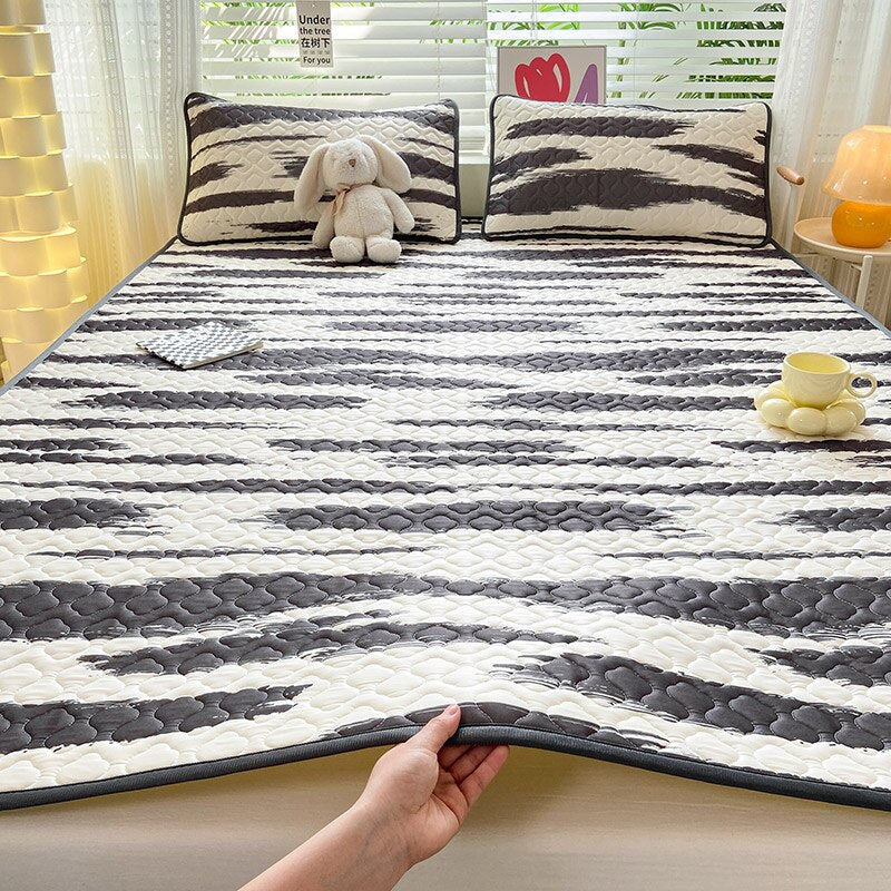 Natural Latex Thick Cooling Mat for Summer Cool Feeling Rayon Matress Pad Soft Air-Permeable Cold Summer Mat for Bed Sheet Set