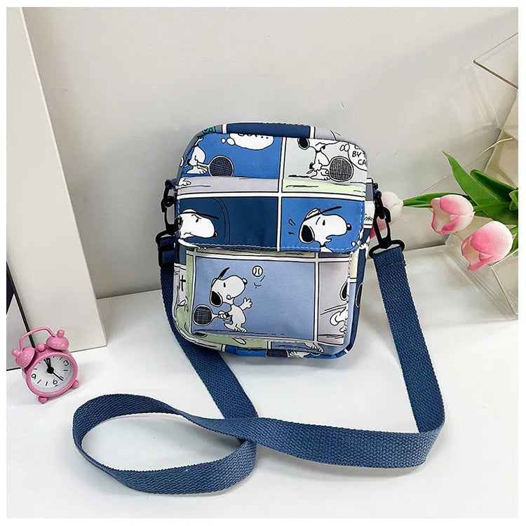 In the spring of 2024, the new cartoon corner creature Snoop shoulder diagonal handbag is in stock.