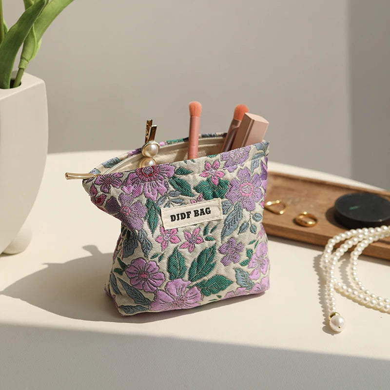 DJDF Women's Cosmetic Bag Green Seaweed Skincare Products Large Capacity Storage Bag Portable Travel Toiletry Bag Coin Purse