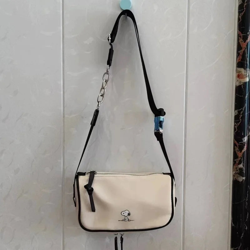MINISO Disney Series Nylon Printed Snoopy Crossbody Bag Fashionable and Versatile Shoulder Bag Wide Shoulder Strap Adjustable