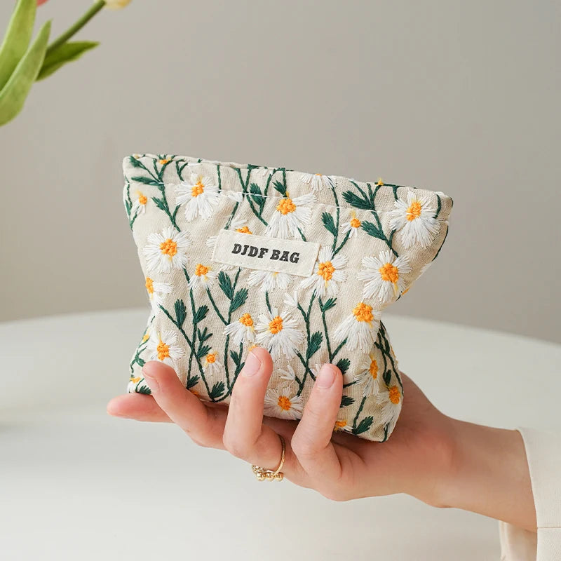 DJDF Women's Cosmetic Bag Green Seaweed Skincare Products Large Capacity Storage Bag Portable Travel Toiletry Bag Coin Purse