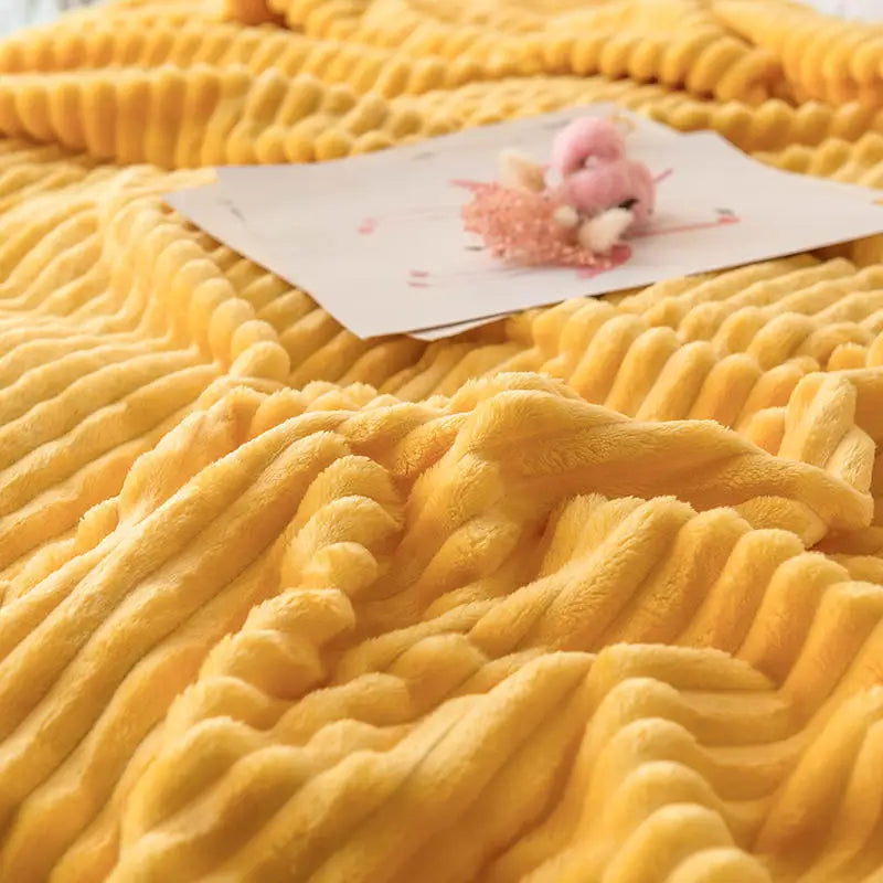 Blankets for Beds Solid Yellow Color Soft Warm 300GSM Plaid Square Flannel Blanket On the Bed Thickness Throw Blanket