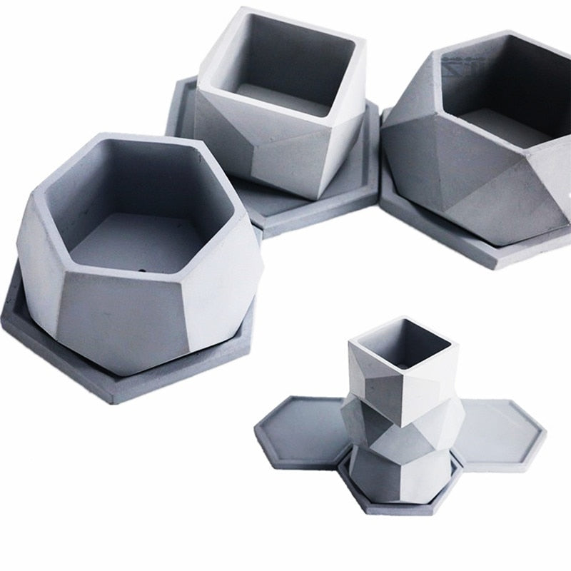 Handamde flowerpot molds